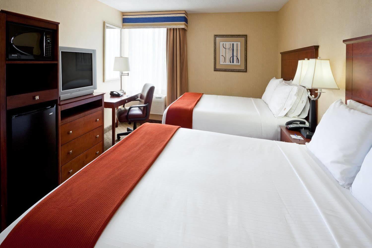 Holiday Express Mahwah By Ihg Hotel 2*